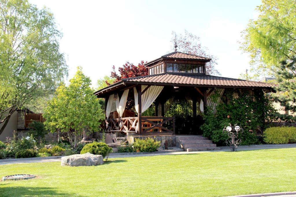 Gala Hotel Kamjanets-Podilskyi Eksteriør billede