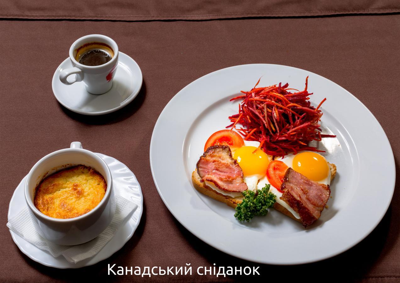 Gala Hotel Kamjanets-Podilskyi Eksteriør billede