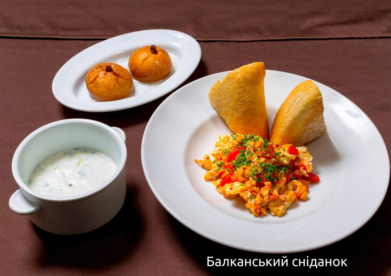 Gala Hotel Kamjanets-Podilskyi Eksteriør billede